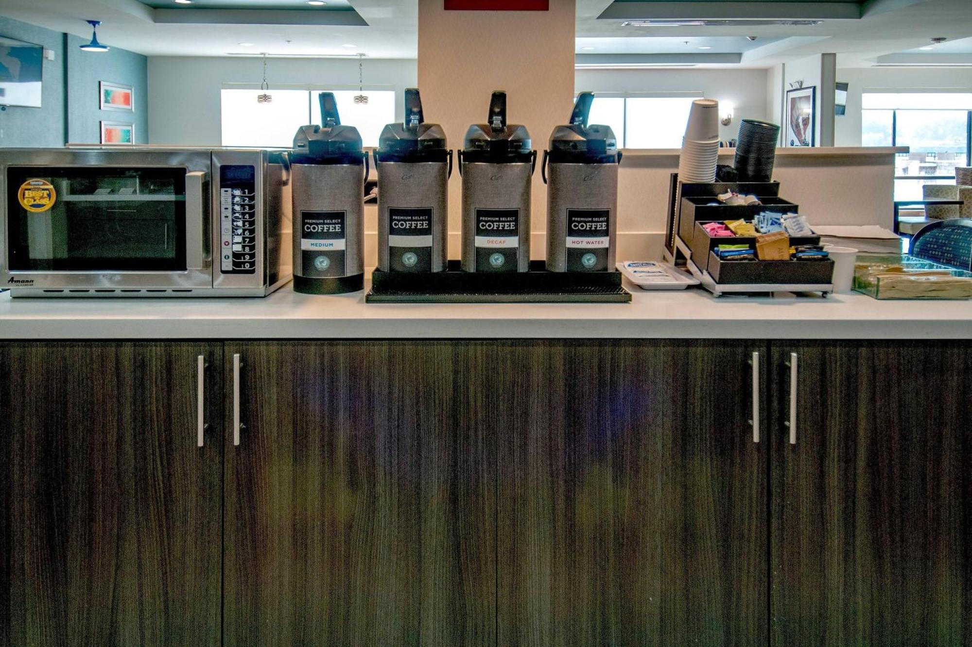 维达利亚河滨万豪唐普雷斯套房酒店 Vidalia 外观 照片